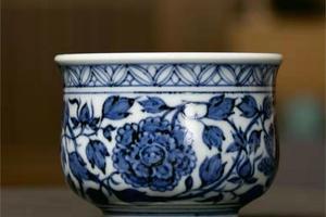 搏泥幻化缠枝牡丹花卉杯