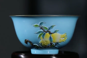雕刻粉彩三多杯