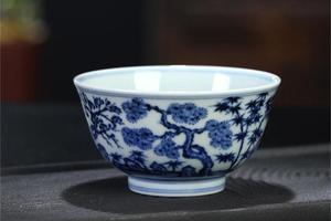 青花竹石芭蕉纹碗