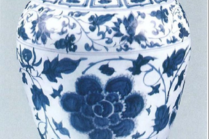青花缠枝牡