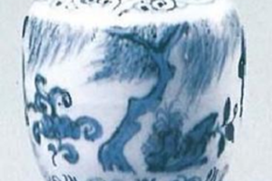 青花玉兔纹带座净瓶(一对)