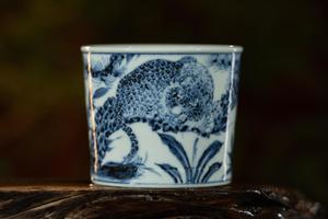 青花豹纹杯