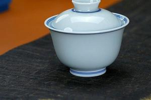 白胎大盖碗
