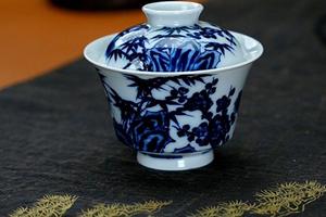 仿明松竹梅两才马蹄盖碗