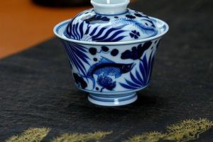 青花仿明鱼藻马蹄两才盖碗