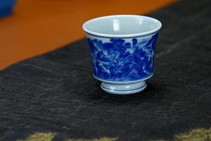 山水马蹄高足杯