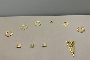金腰带饰