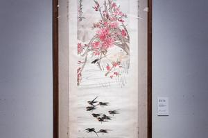 桃花飞燕