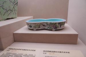 粉彩紫藤喜鹊纹双圆式水仙盆