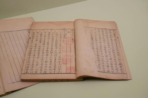 顾炎武撰《金石文字记》六卷