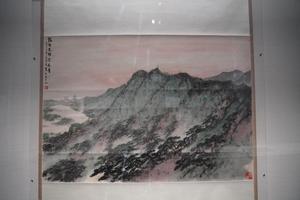 龙蟠虎踞今胜昔