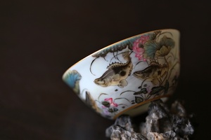 粉彩春晓品茗杯